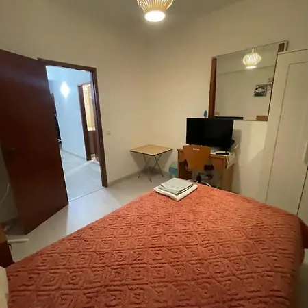 Quarto Calmo E Acolhedor * Almada