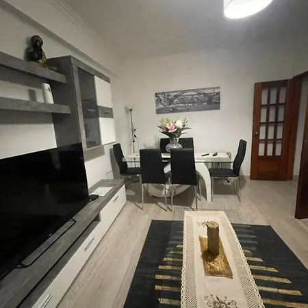 Quarto Calmo E Acolhedor Privat bolig Almada